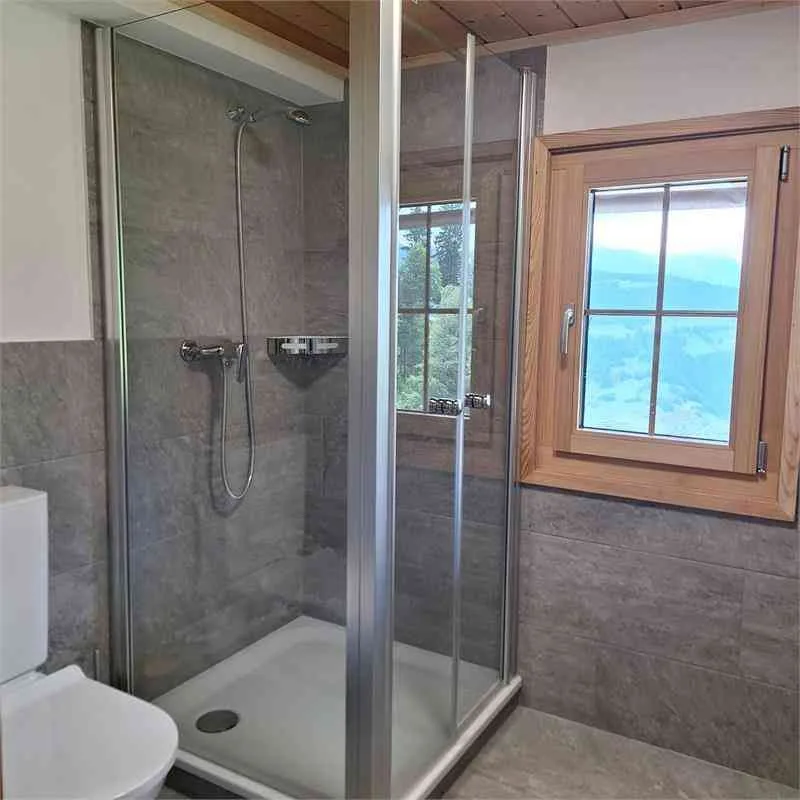 Traumhaftes 4-Zimmer-Ferienhaus in Furna – mit Panorama-Aussicht!