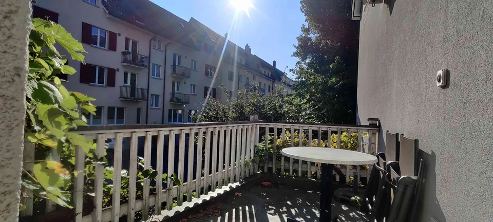 Abschliessbarer Büroraum mit Aussicht und Parkett