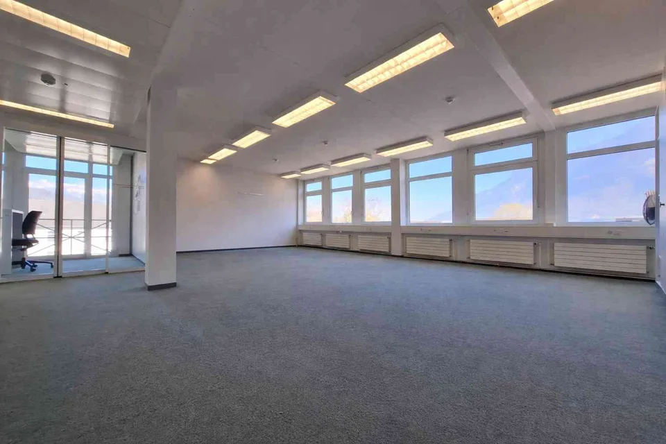 BÜRO / PRAXIS / PHYSIO AN RUHIGE LAGE