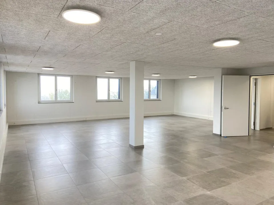 Attraktive Bürofläche mit Archiv - modern und lichtdurchflutet