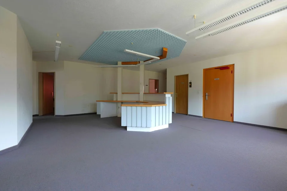 Helle Büro-/ Praxisfläche an gut erschlossener Lage in Sevelen