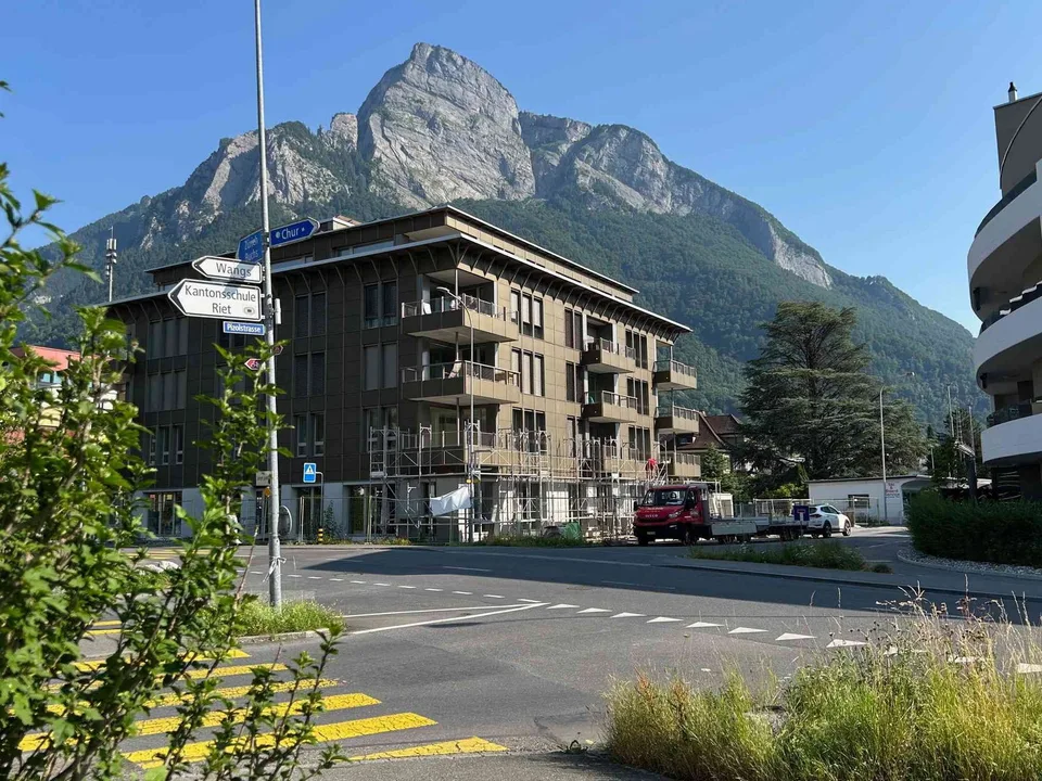 Tiefgarage PP - Ladestation mit eigener PV Anlage beim Bahnhof Sargans