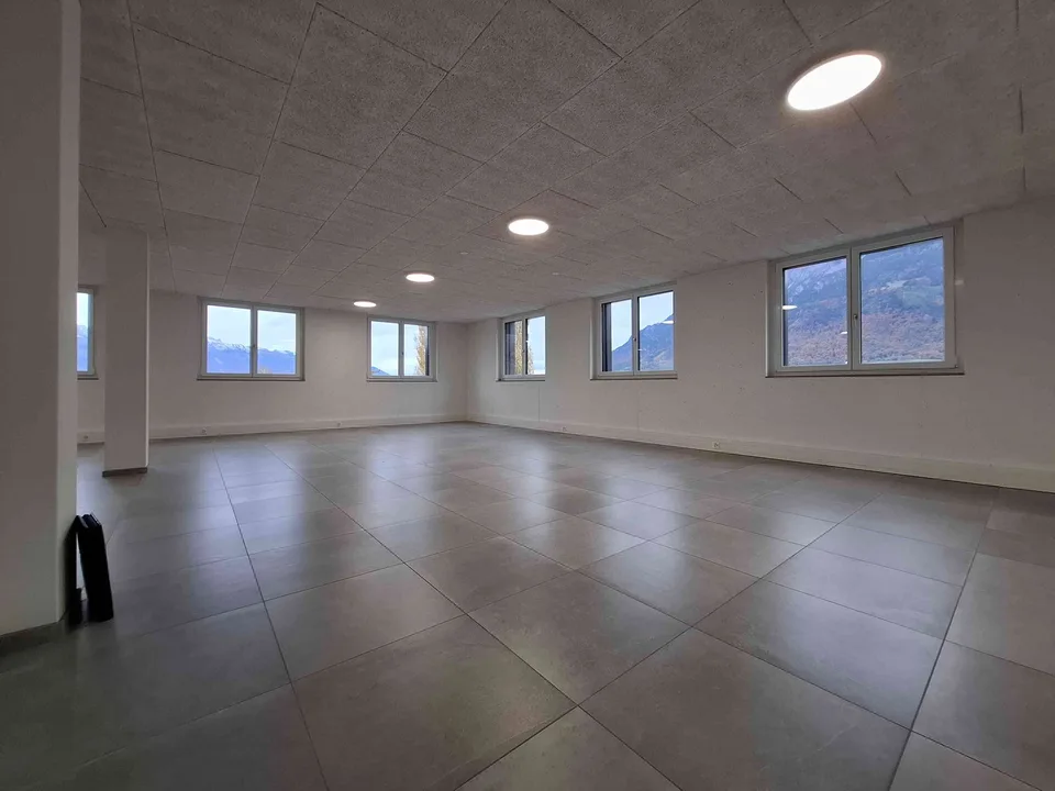 NEUBAU GEWERBE / BÜRO / GATRO / KANTINE / STUDIO