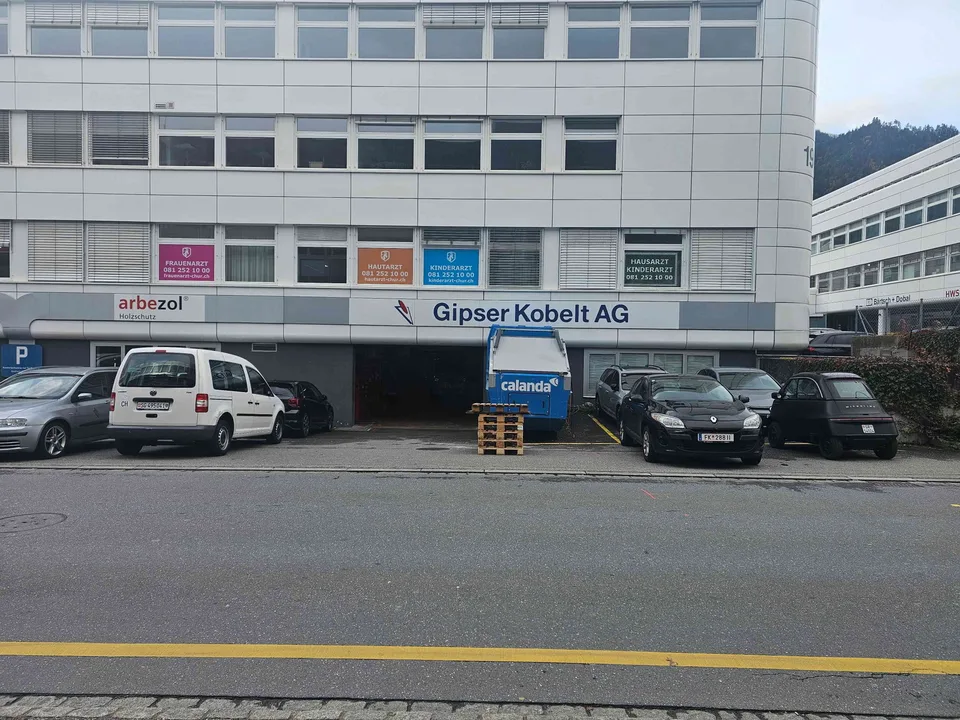 Lager, Einstellhalle