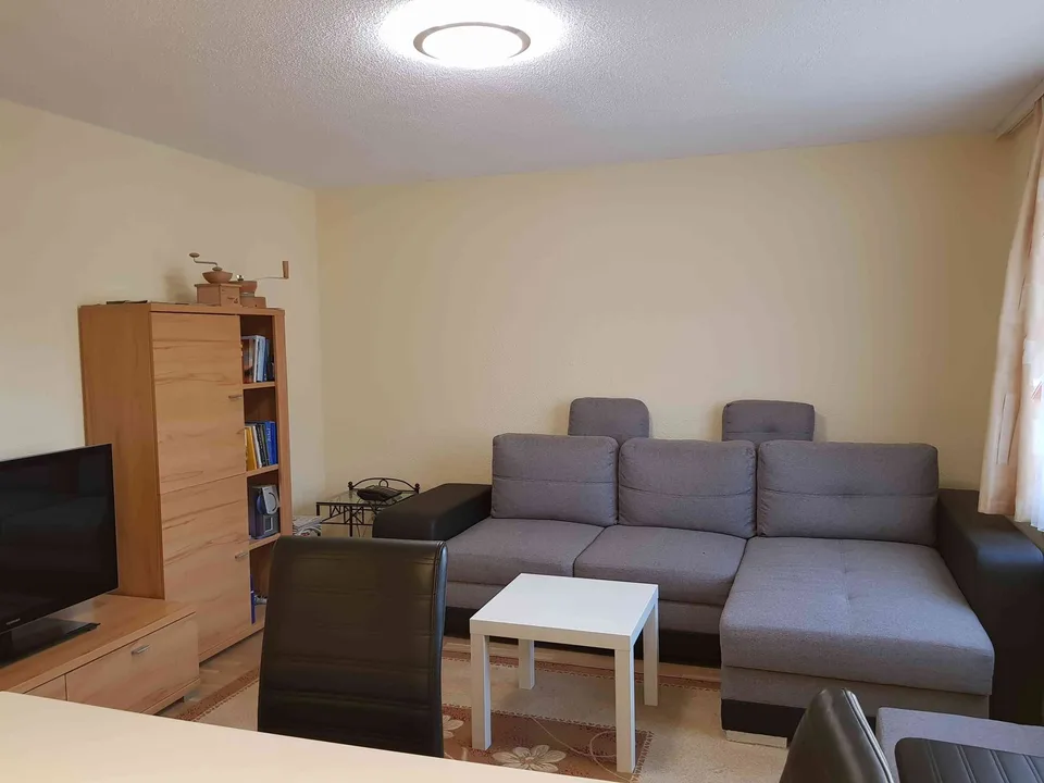 Sonnige, ruhige 2.5 Zimmer möblierte Wohnung, in zentraler Lage