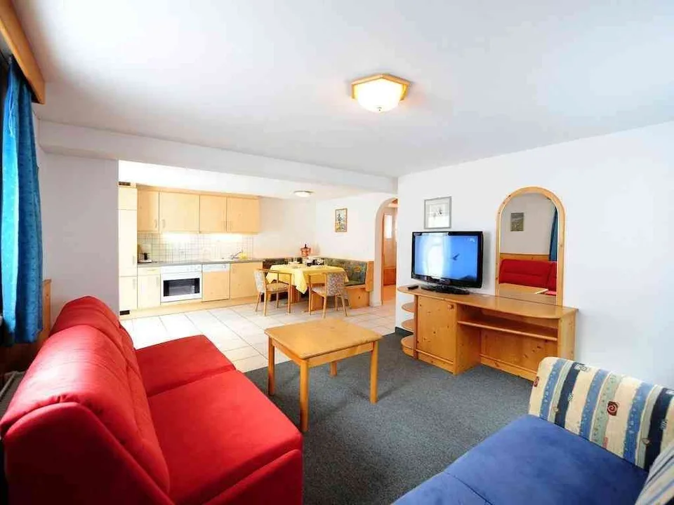 Sehr schöne voll ausgestattete, möblierte 2 ½ Zimmer Wohnung, 56m2