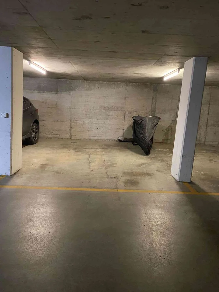 XL Tiefgaragenparkplatz extra breit