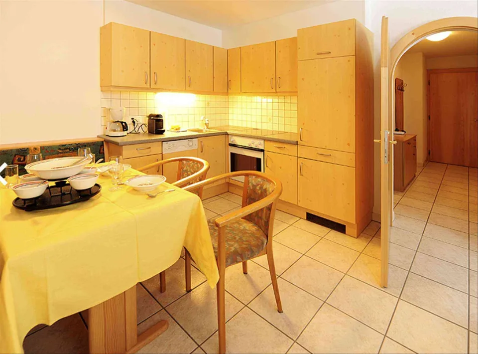 Sehr schöne voll ausgestattete, möblierte 2 ½ Zimmer Wohnung,all-inkl.