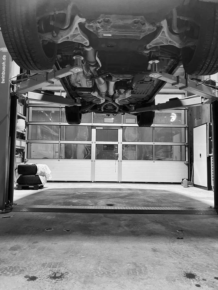 Autolift inkl. Garage, Werkstatt zu vermieten