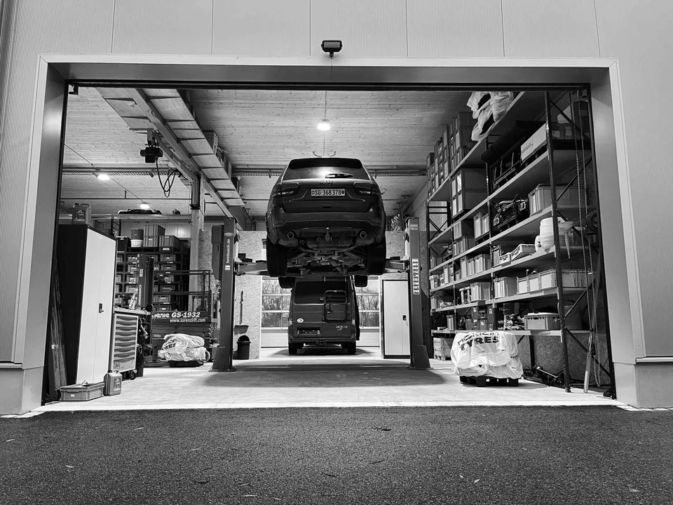 Autolift inkl. Garage, Werkstatt zu vermieten