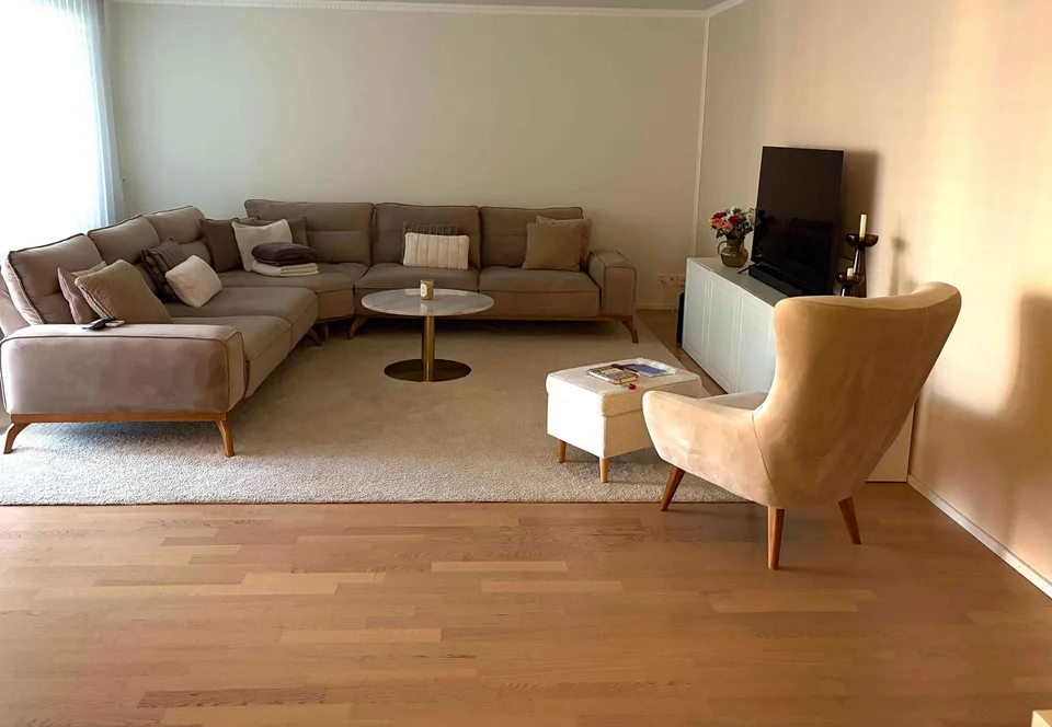 Helles WG-Zimmer in gepflegter Wohnung – zentral in Uznach