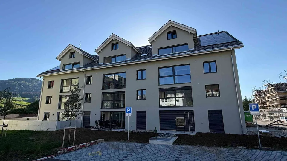 Erstvermietung: Moderne 4.5-Zimmer-Dachwohnung im 4.DG
