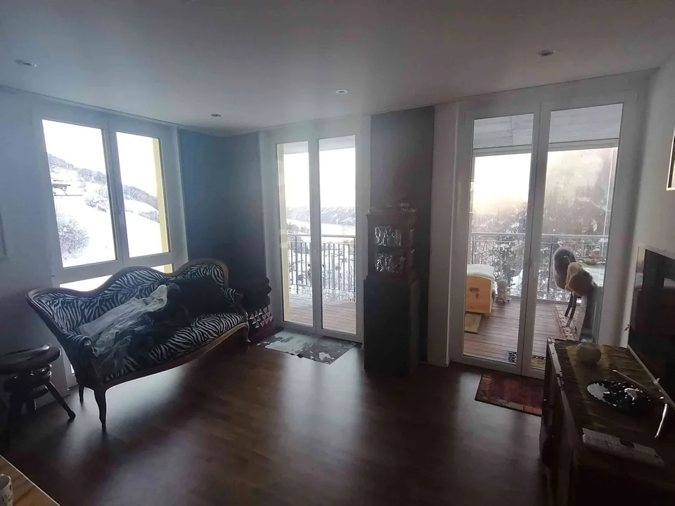 2.5 Zimmer Wohnung mit 12.5m2 Wintergarten Balkon