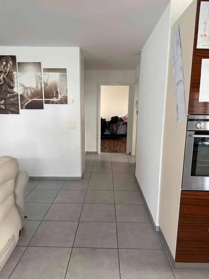 Gepflegte 3.5-Zimmer-Wohnung mit Bergblick – frisch renoviert