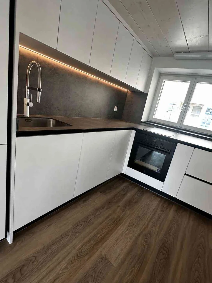 Traumhafte 2.5-Zimmer-Maisonette mit Seesicht
