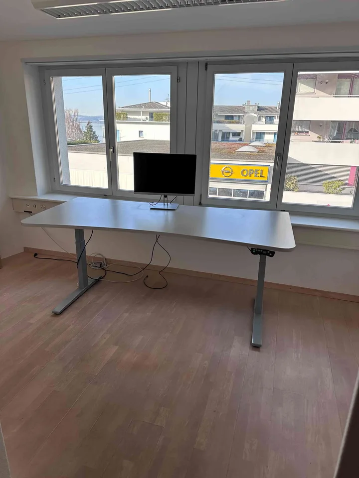 Helles Einzelbüro in Altendorf zu vermieten