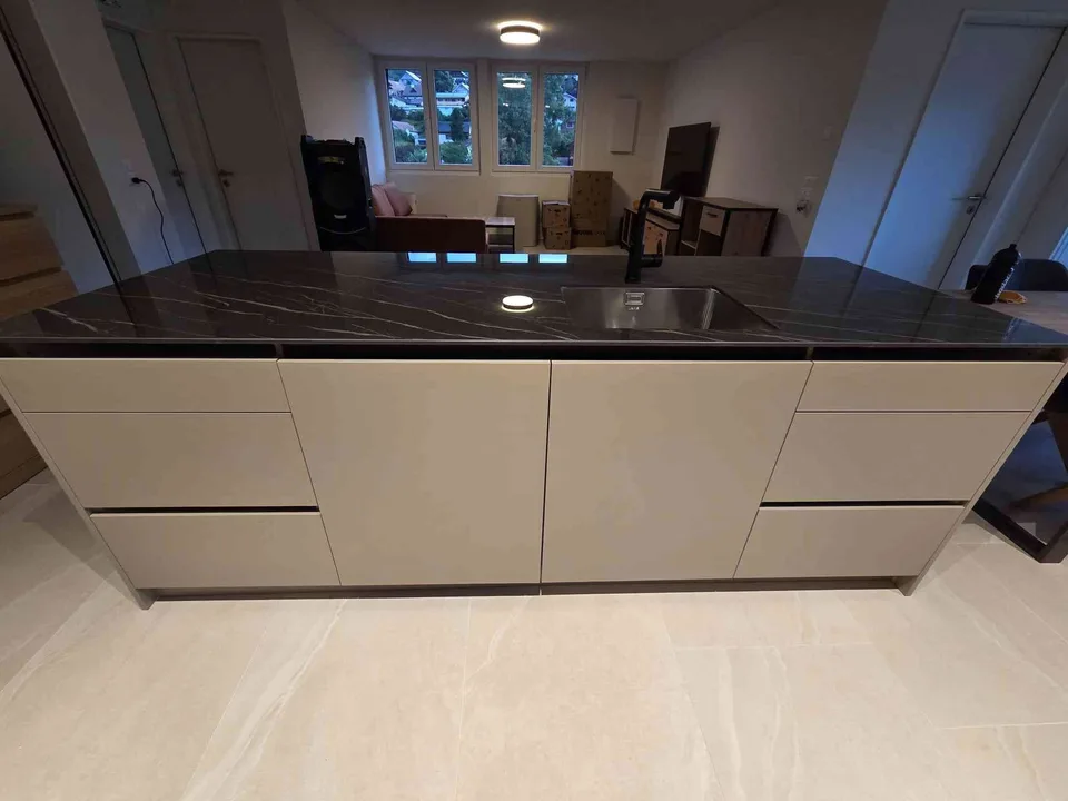 Erstvermietung: Exklusive 4.5-Zimmer-Wohnung im 1. OG