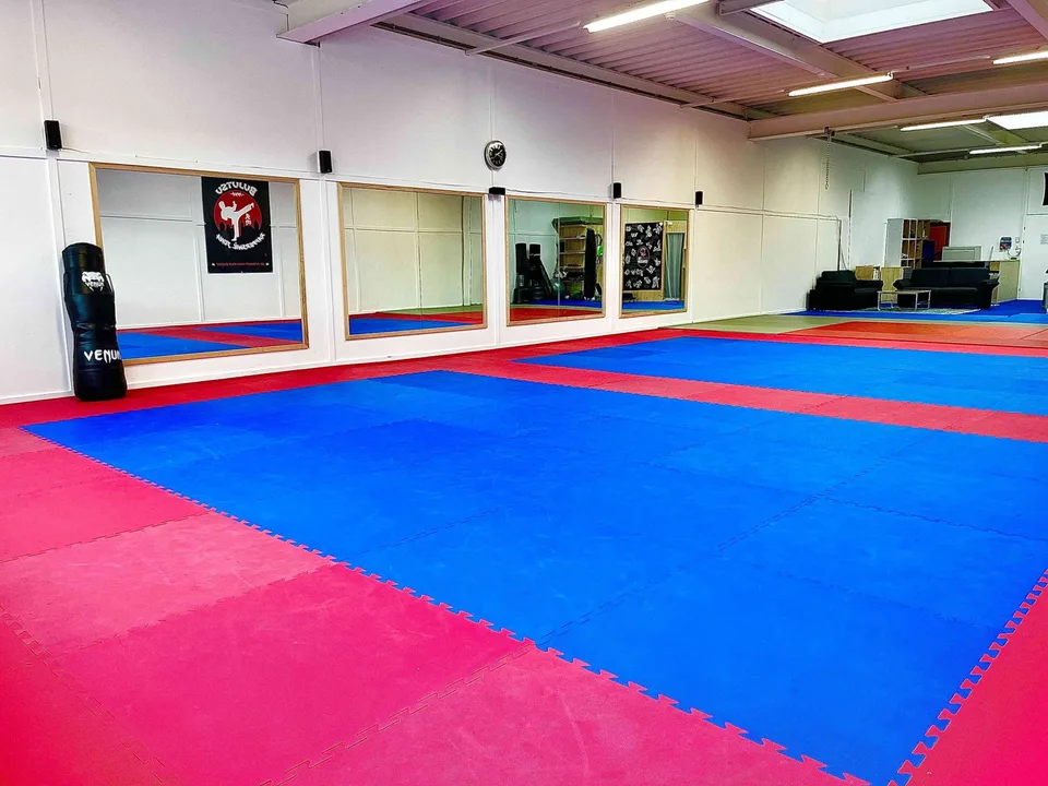 Trainingsraum für Sportkurse - 130m² Trainingsfläche!