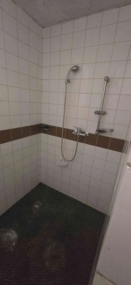 Gewerberaum mit Küche, WC und Dusche