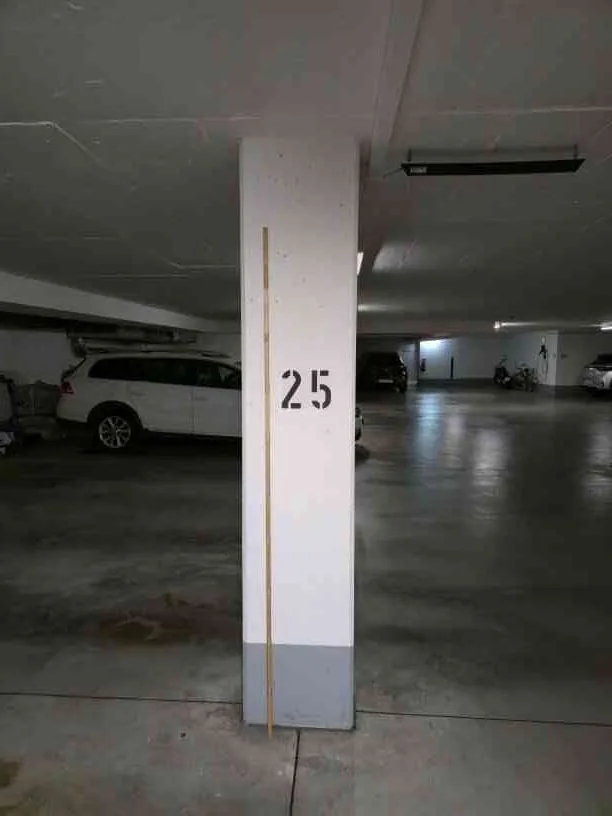 Tiefgarage, hell, gross mit 2 Waschboxen