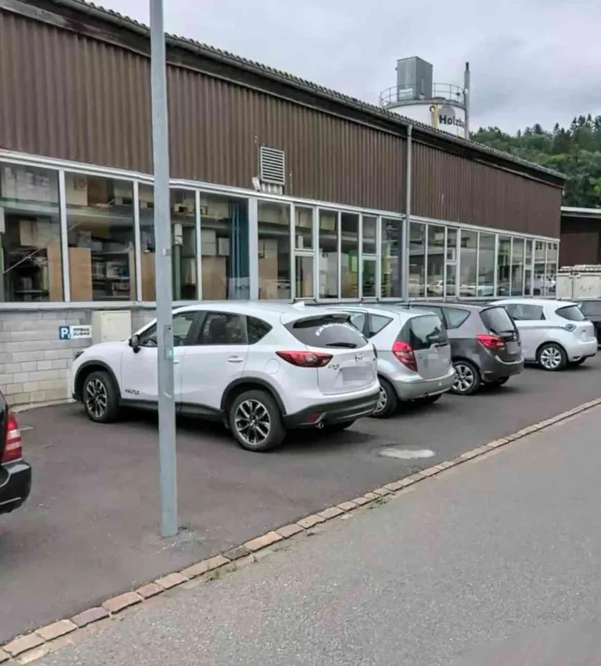 Hallen und Aussen Parkplatz für Camper/Bus/Van/PW Gommiswald
