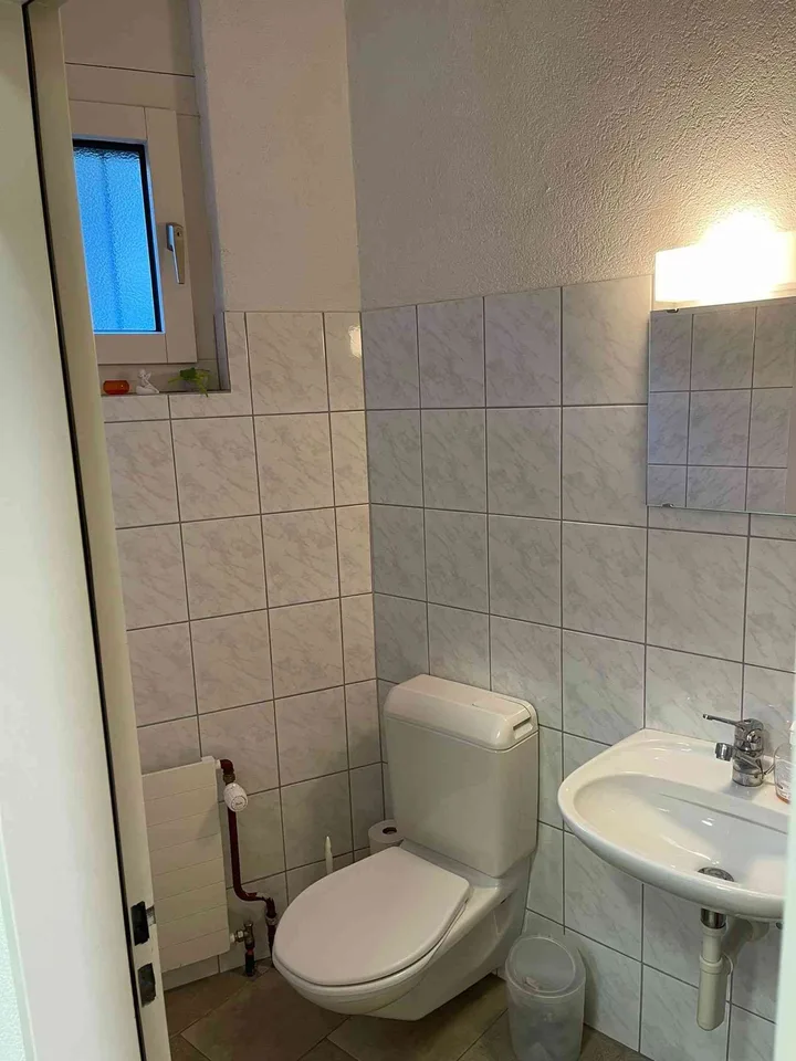 Hochwertiges Büroraum, Praxis oder Therapieraum.