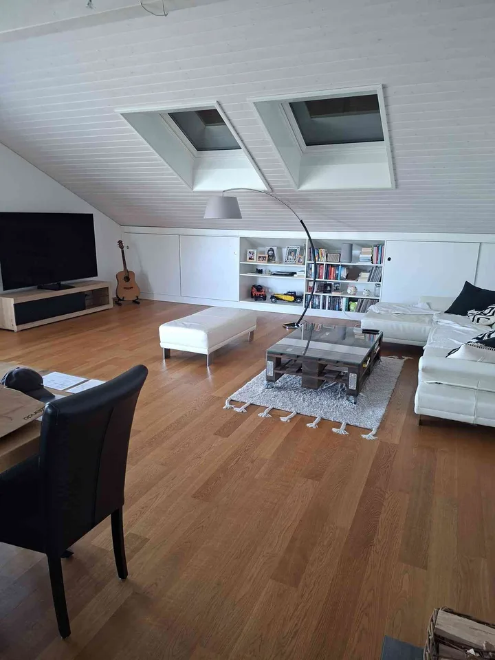 4.5-Zimmer-Dachwohnung mit grosser Terrasse & Zusatzzimmer