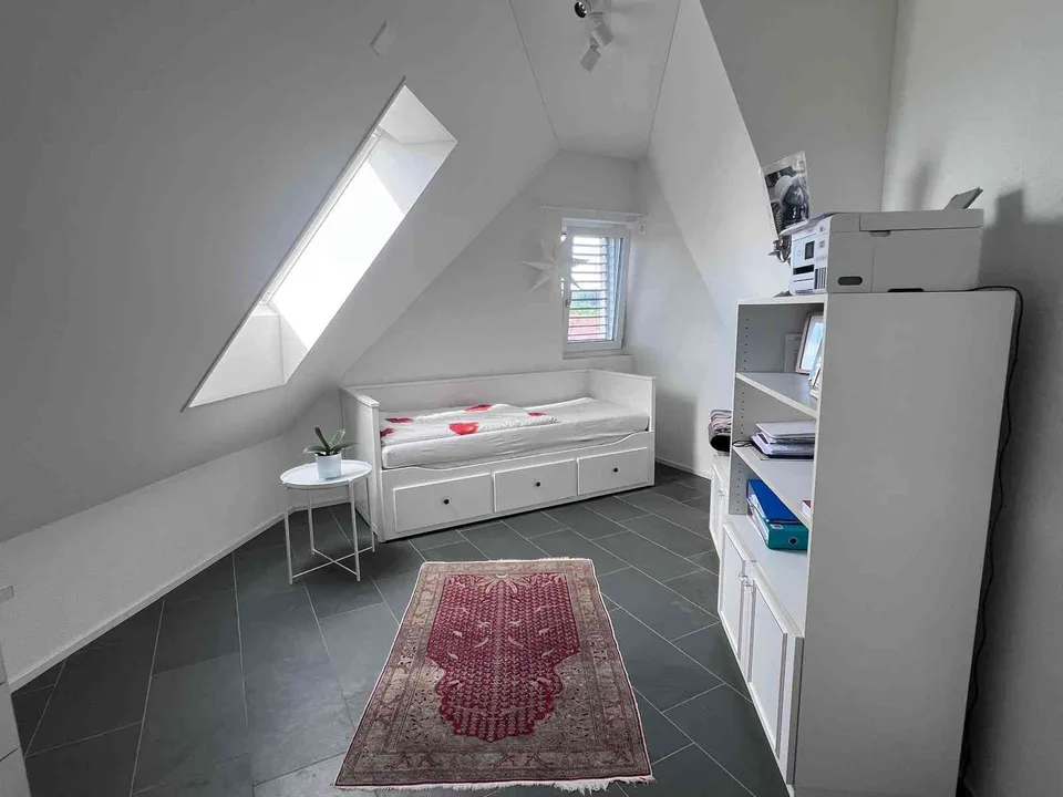 Moderne Wohnung im Eigentumsstandard an ruhiger Lage in Grüningen