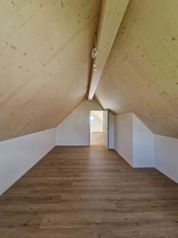 Neubezug – Exklusive 4½-Zimmer-Maisonettewohnung im Zweifamilienhaus