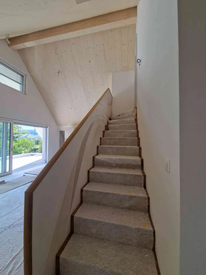 Neubezug – Exklusive 4½-Zimmer-Maisonettewohnung im Zweifamilienhaus