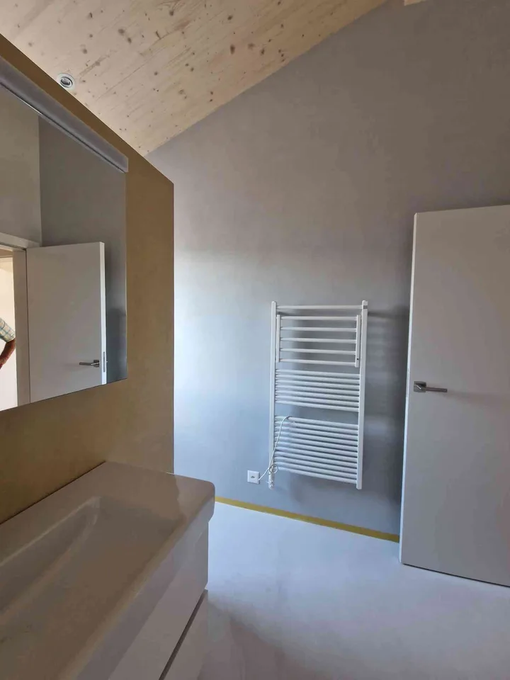 Neubezug – Exklusive 4½-Zimmer-Maisonettewohnung im Zweifamilienhaus
