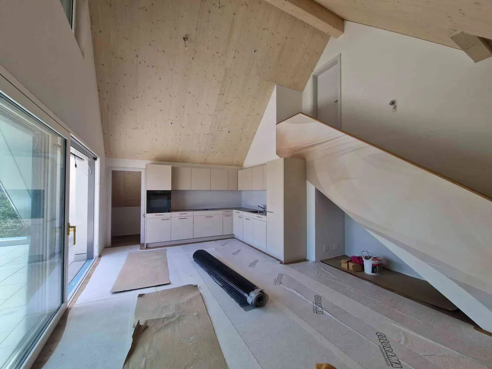 Neubezug – Exklusive 4½-Zimmer-Maisonettewohnung im Zweifamilienhaus