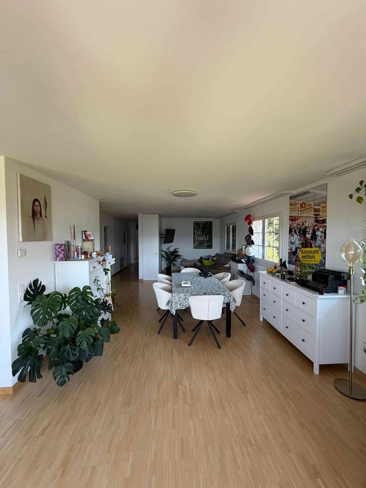 Charmante 3.5-Zimmer-Wohnung mit Panoramablick in Uetikon am See