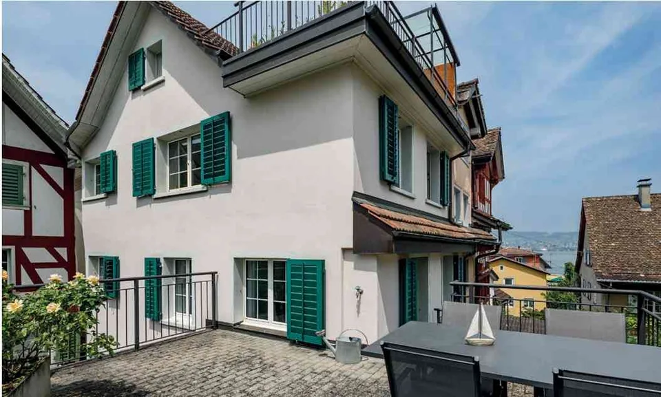 2 Zimmer Wohnung mit grosser Terrasse – zentral & ruhig in Wädenswil