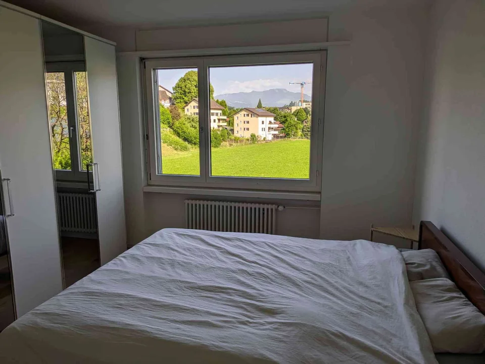 **BEFRISTET** Ganze Wohnung zur Untermiete vom 4. Juli bis 15. August