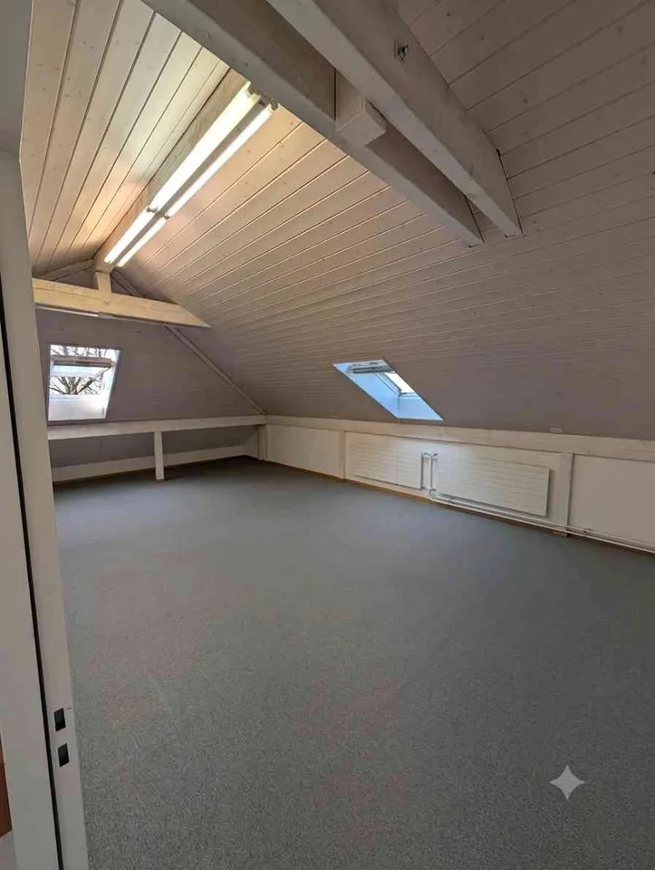 Befristete Bürofläche / Atelier / Yogaraum oder …….. zu vermieten