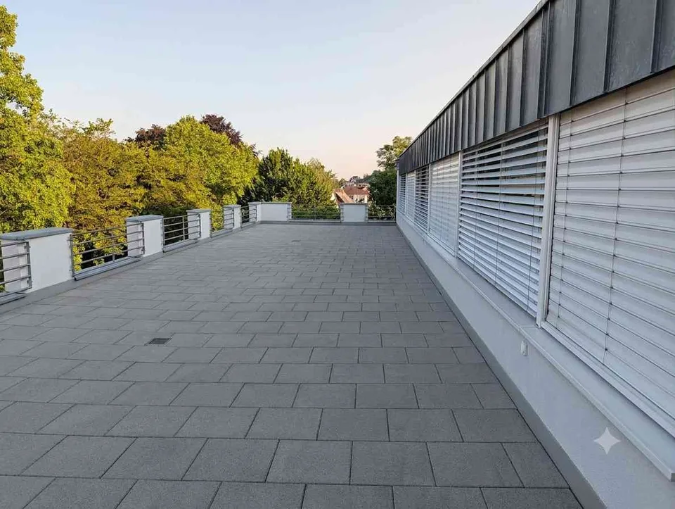 Befristete Bürofläche / Atelier / Yogaraum oder …….. zu vermieten