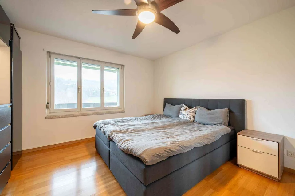 Helle 5.5-Zimmer-Wohnung in Gattikon mit Cheminée ab sofort frei!