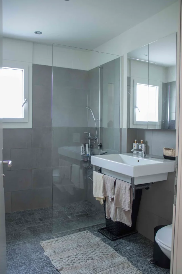 4.5-Zimmer-Traumwohnung in modernem 3-Familienhaus