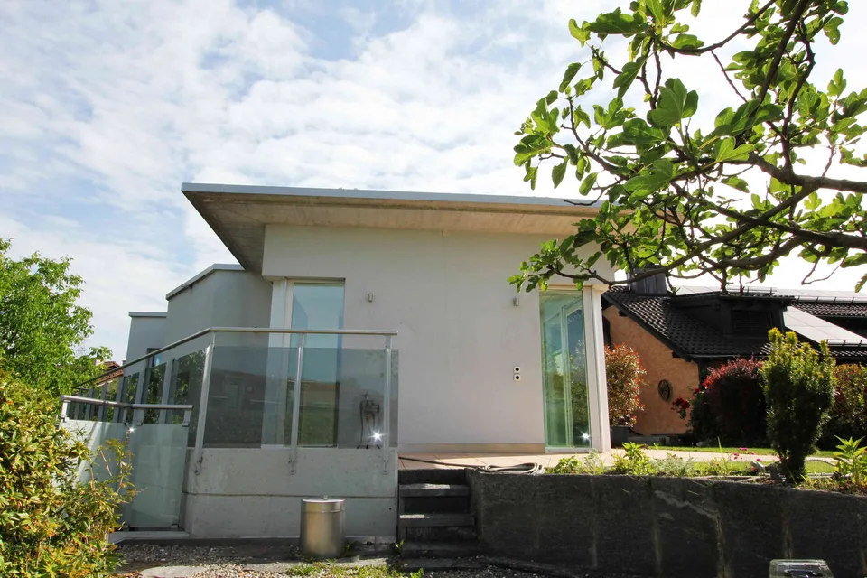 Doppeleinfamilienhaus an idyllischer Lage