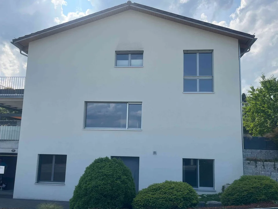 frisch renoviertes 7.5 Zimmer-Familienhaus mit Garten und PV-Anlage