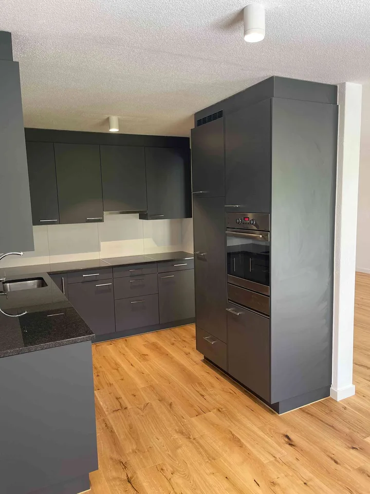 Gemütliche frisch renovierte 2.5-Zimmer-Wohnung mit Gartensitzplatz