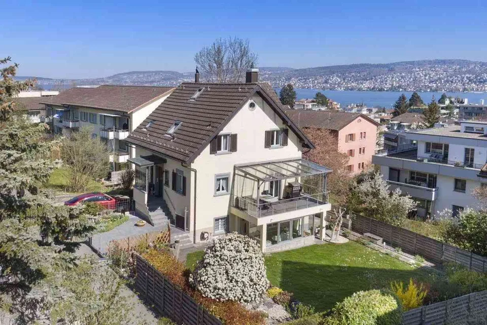 Charmantes Einfamilienhaus mit Garten in Thalwil – BEFRISTET