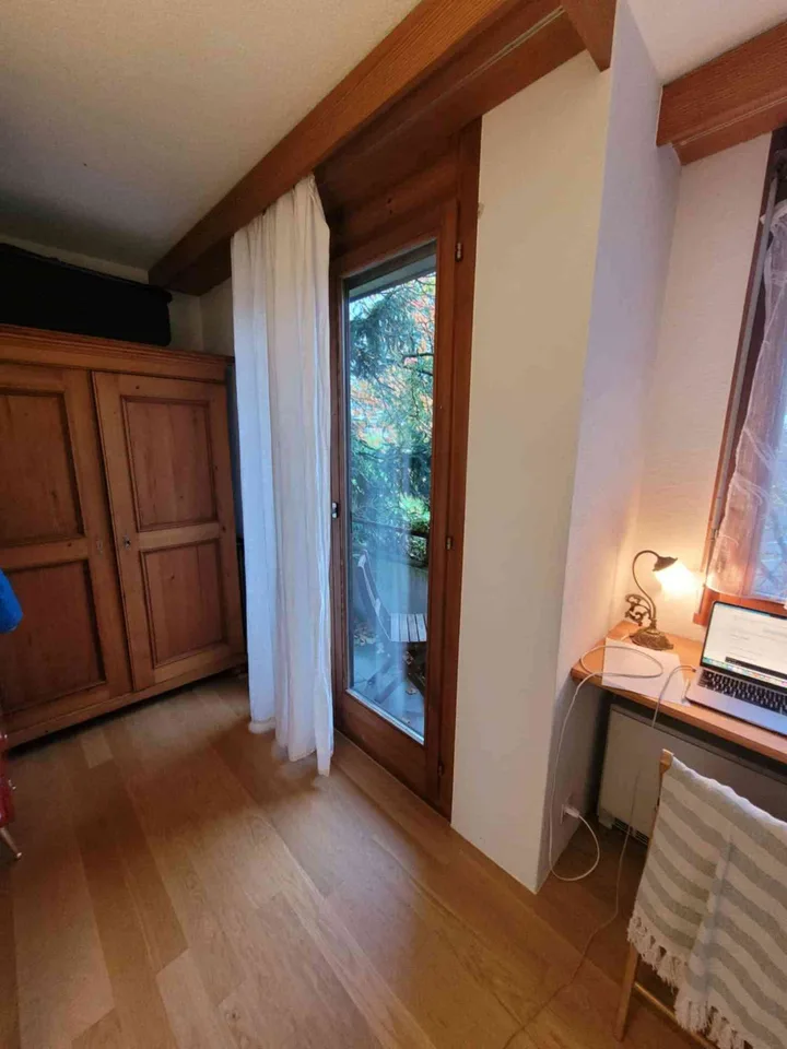 Rooms in beautiful house with lake view