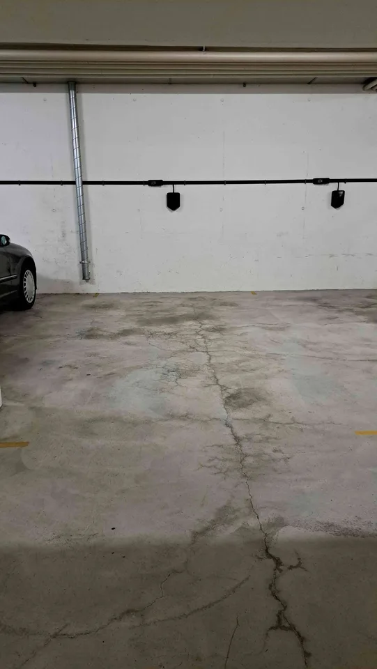 Parkplatz im Tiefgarage, 8712 Staefa