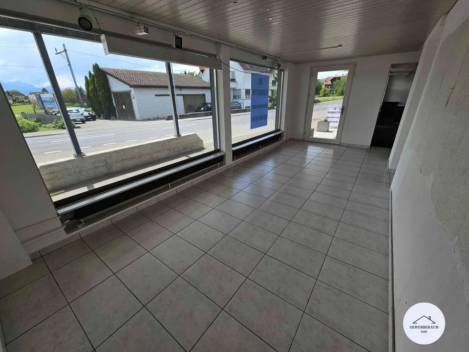 Gewerberaum mit Schaufenster