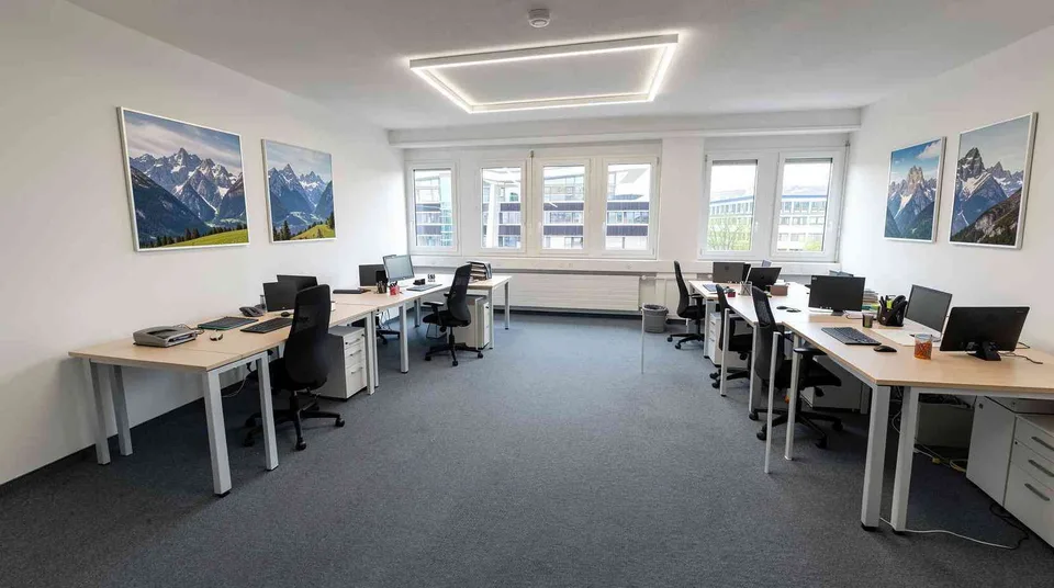 Modernes, neu renoviertes privates Einzelbüro für 6-8 Pers. (S33)