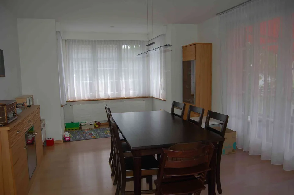 Charmante 6.5 Zimmer Maisonette Wohnung in Adliswil (befristet)