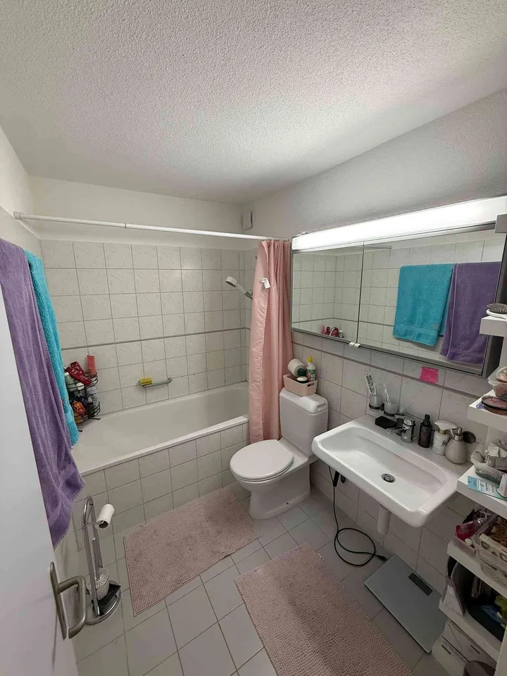 Charmante 2.5-Zimmer-Wohnung mit Balkon und Seeblick in Au ZH