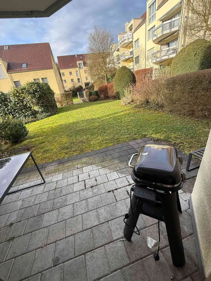 Charmante 2.5-Zimmer-Wohnung mit Balkon und Seeblick in Au ZH